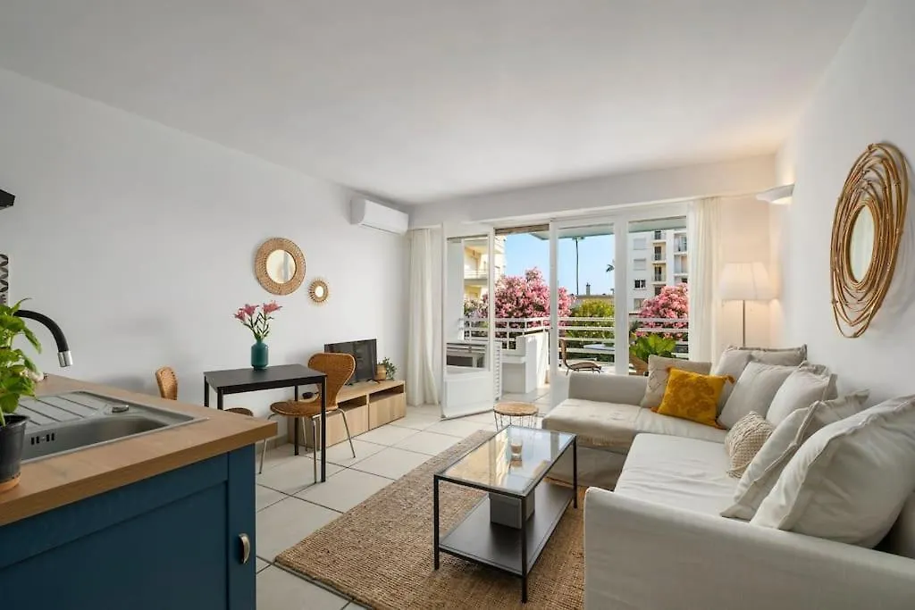 Sunlight Properties - La Plage - Juan Les Pins - 100M From The Beach contacts